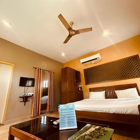 Lake N River Resort Munroe Island Mundrothuruth Bagian luar foto