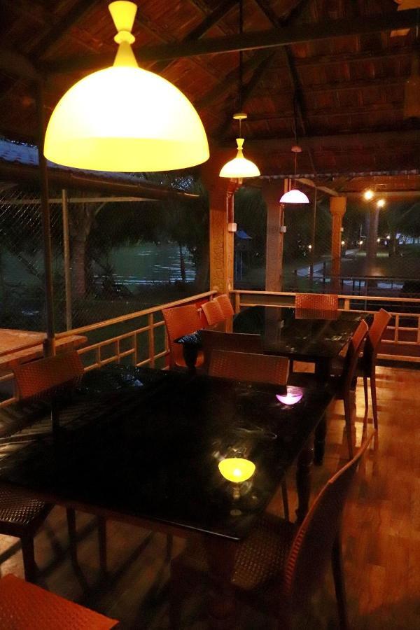 Lake N River Resort Munroe Island Mundrothuruth Bagian luar foto